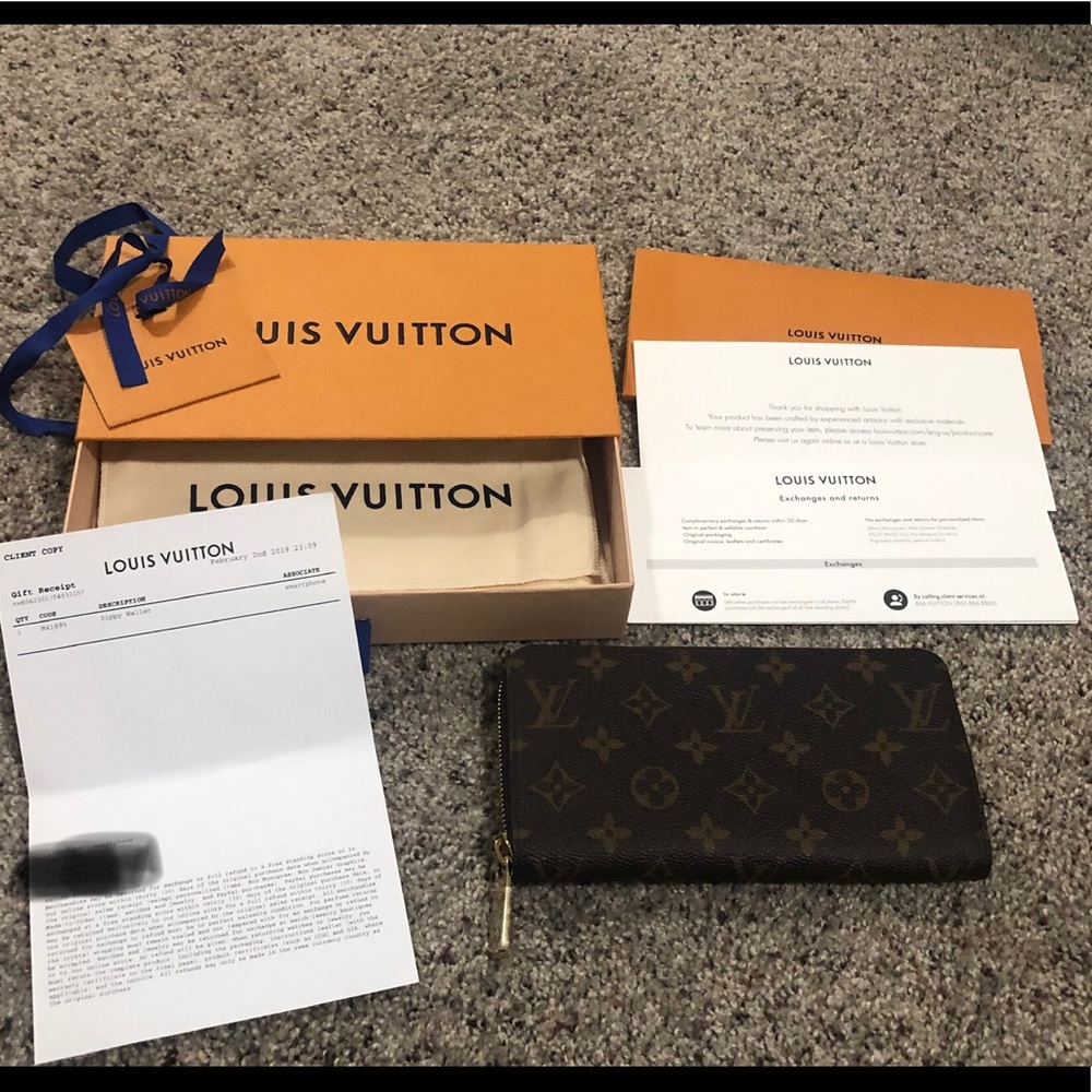 Louis Vuitton Monogram Zippy Wallet